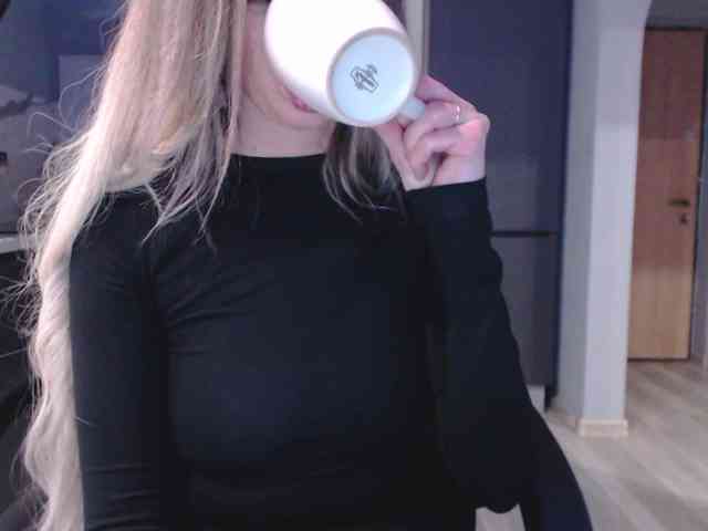 blondalina webcam