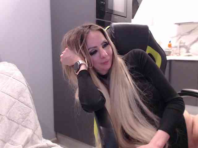 blondalina webcam
