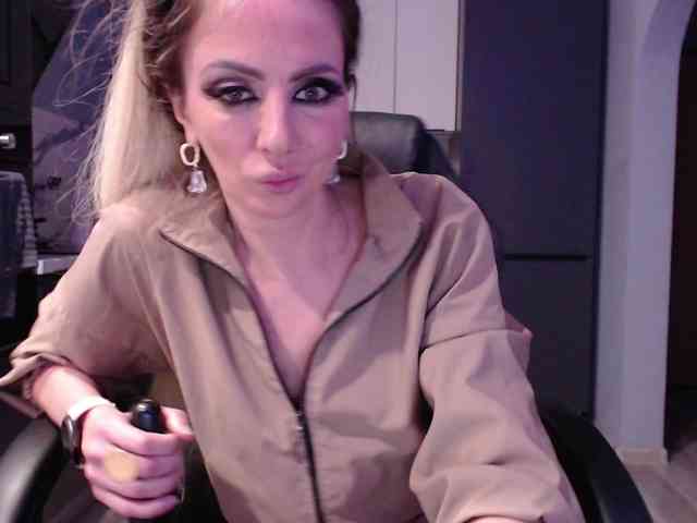 blondalina webcam