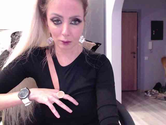 blondalina webcam