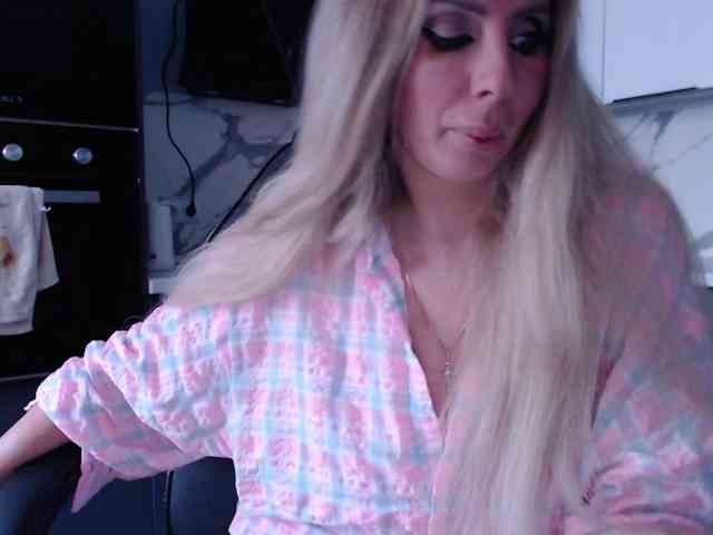 blondalina webcam