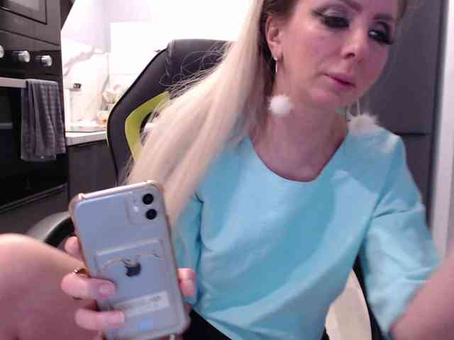blondalina webcam