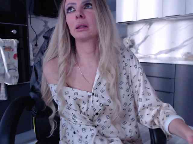 blondalina webcam