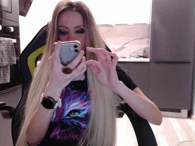 blondalina Live Webcam on BongaCams