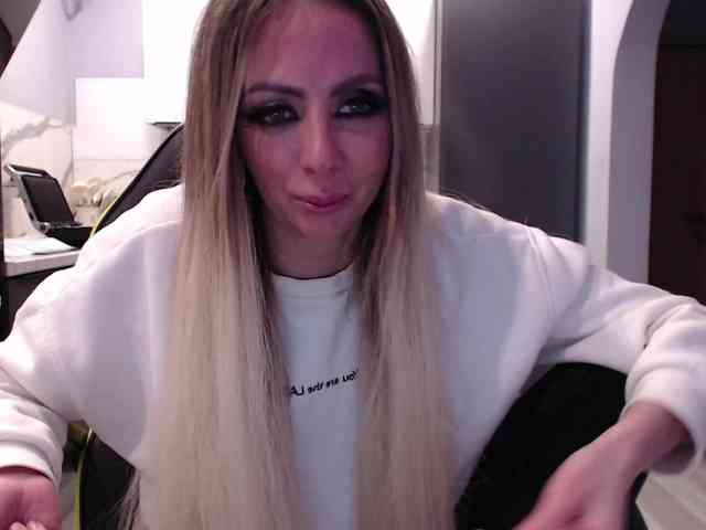 blondalina webcam