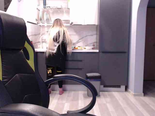 blondalina webcam