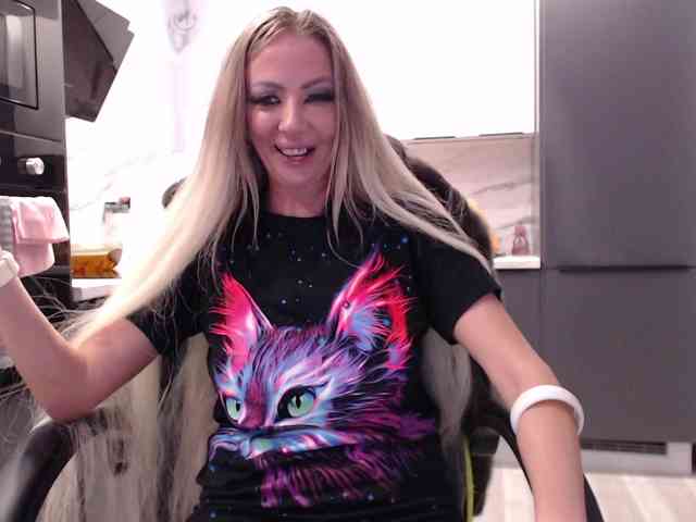 blondalina webcam