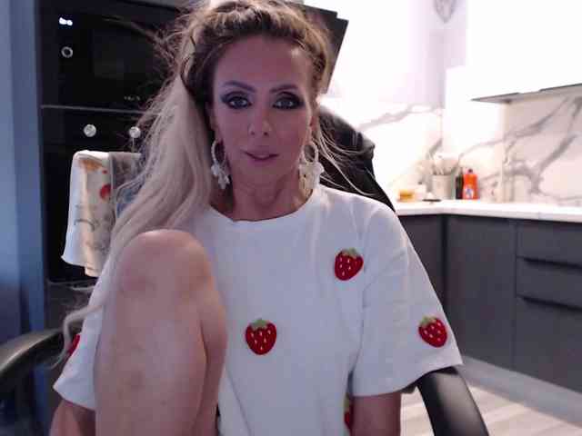 blondalina webcam