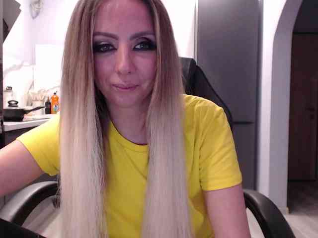 blondalina webcam