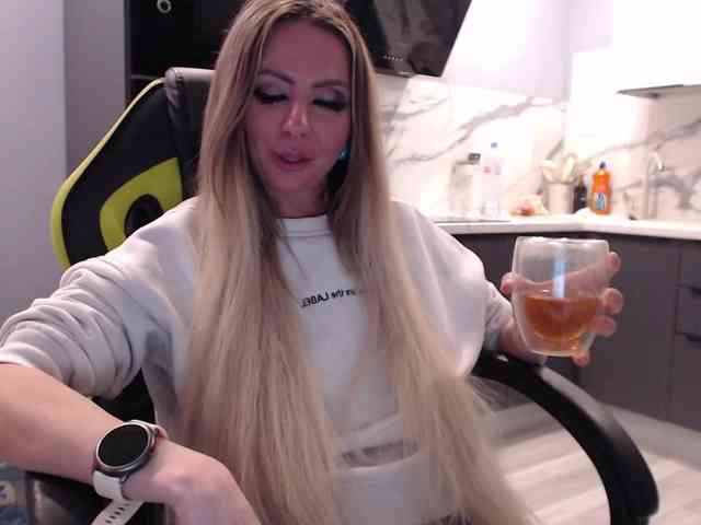 blondalina webcam