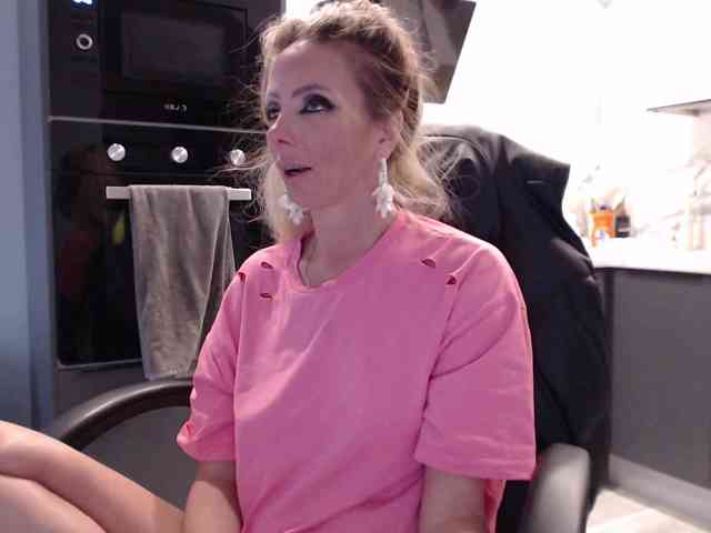 blondalina webcam