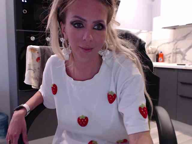 blondalina webcam