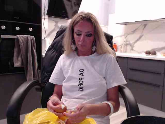 blondalina webcam