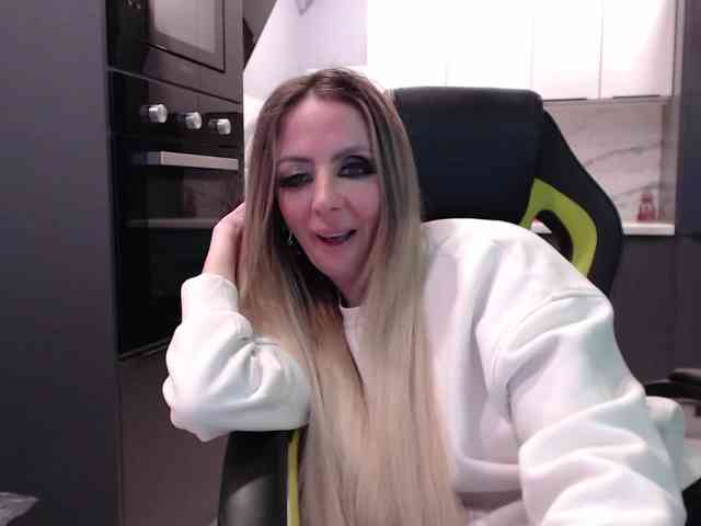 blondalina webcam