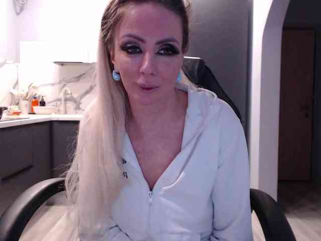 blondalina webcam