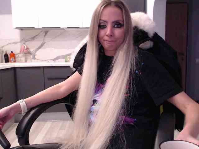 blondalina webcam