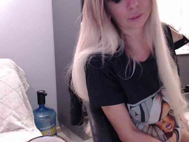 blondalina webcam