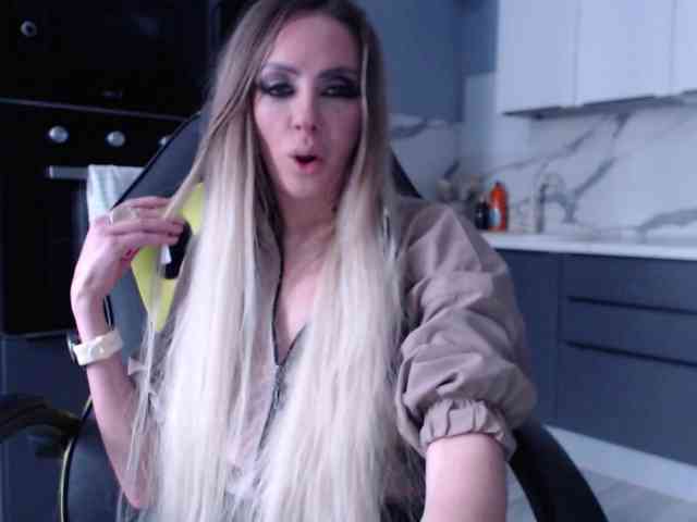 blondalina webcam
