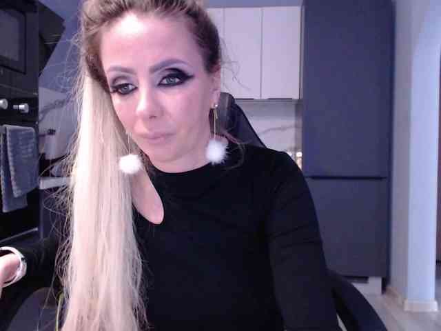blondalina webcam