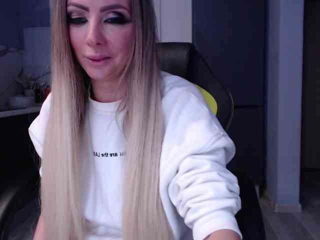 blondalina webcam
