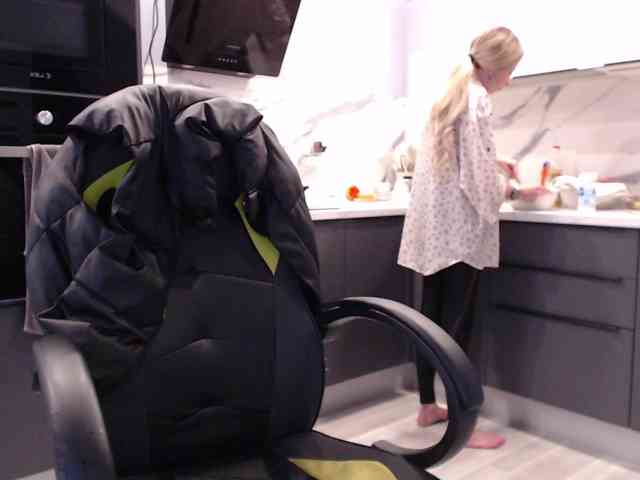 blondalina webcam