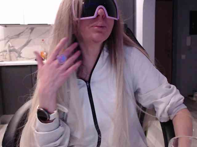 blondalina webcam