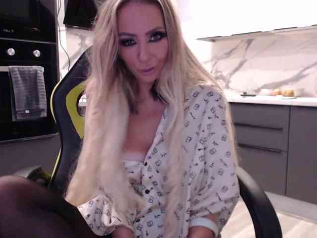 blondalina webcam