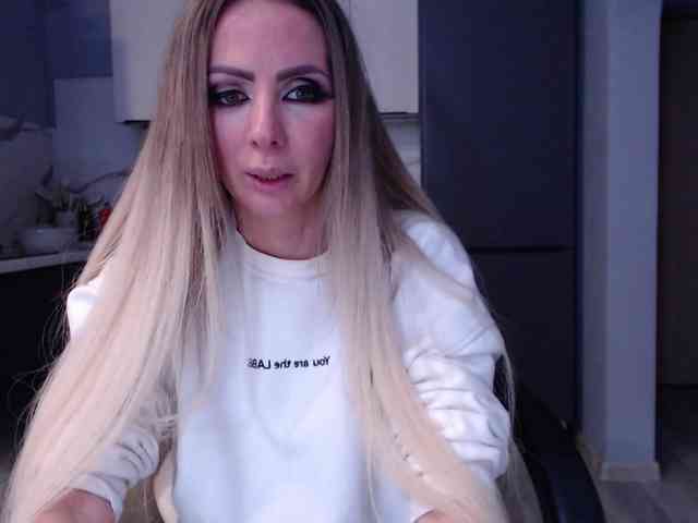blondalina webcam