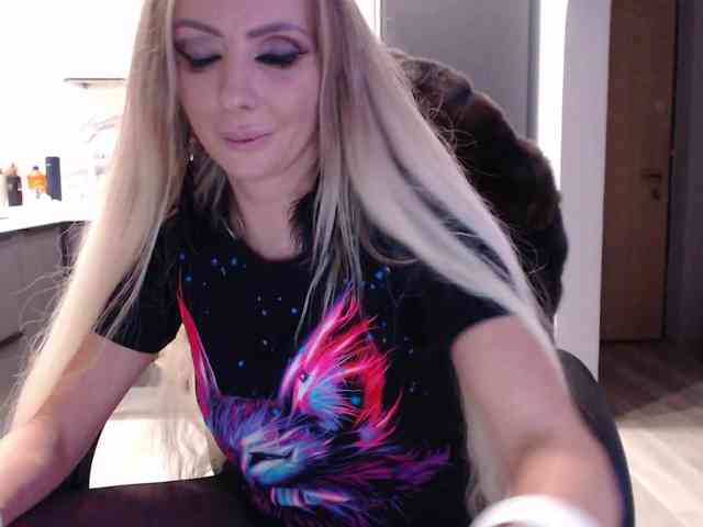 blondalina webcam