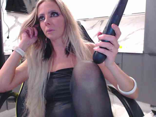 blondalina webcam