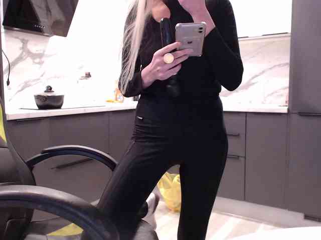 blondalina webcam