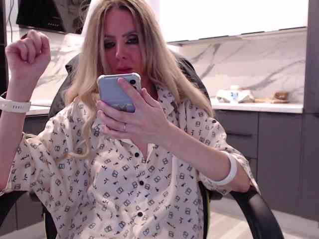 blondalina webcam