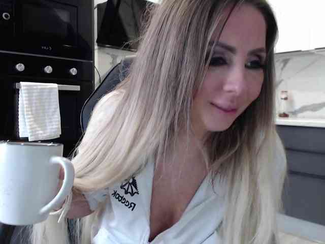 blondalina webcam