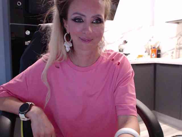 blondalina webcam