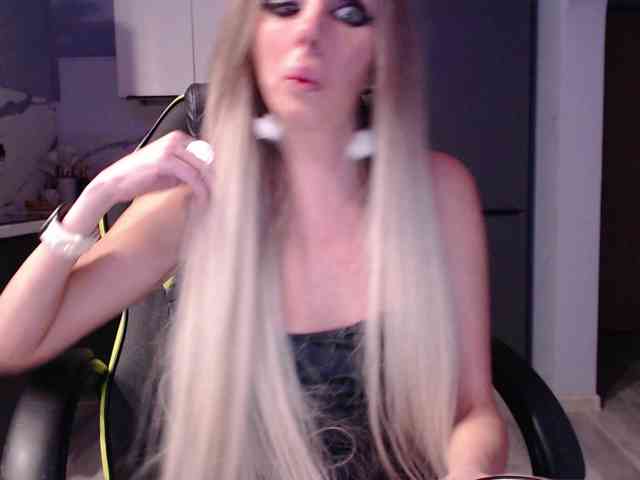 blondalina webcam