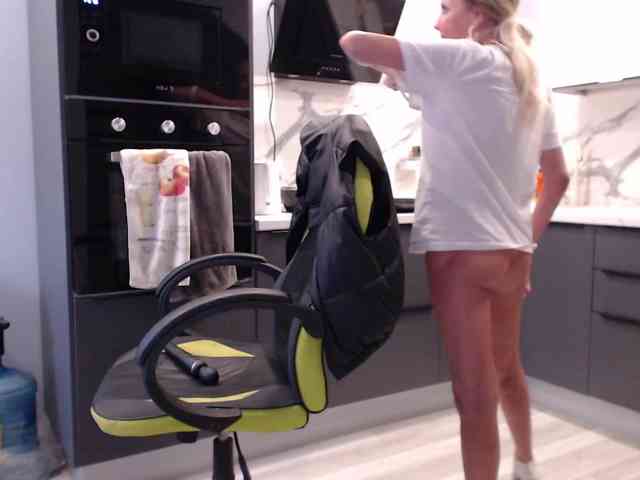 blondalina webcam