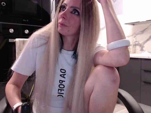 blondalina webcam