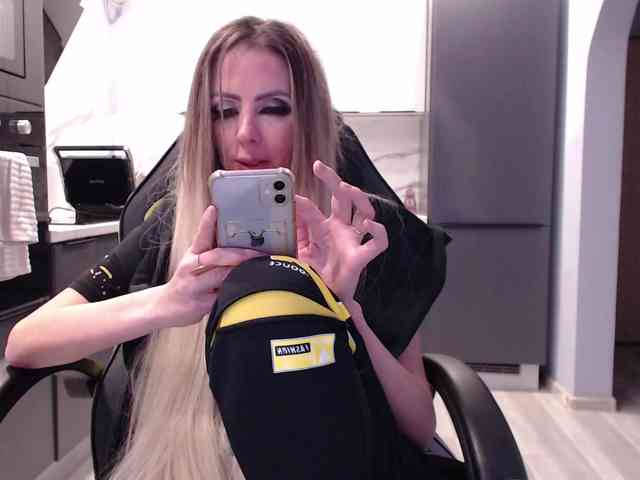 blondalina webcam