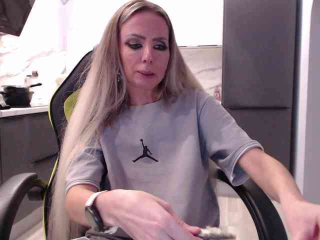 blondalina webcam