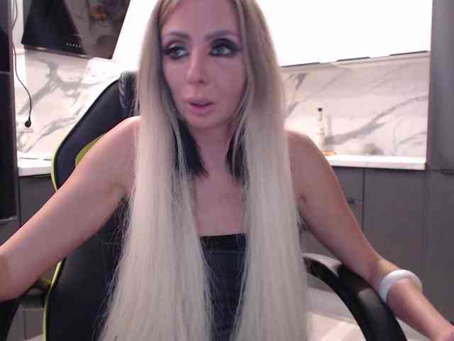 blondalina webcam