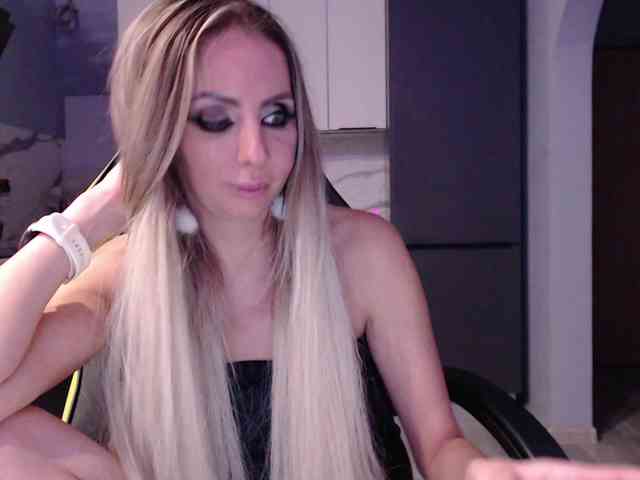blondalina webcam