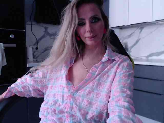 blondalina webcam
