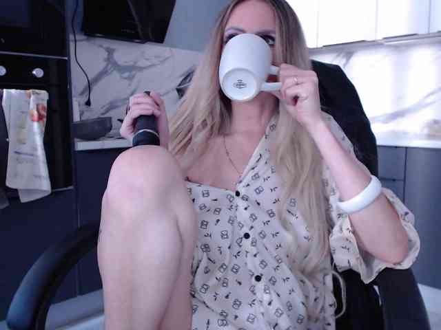 blondalina webcam