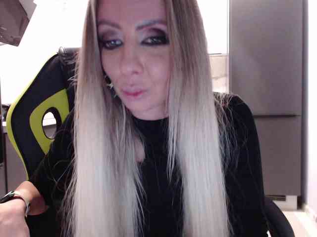 blondalina webcam