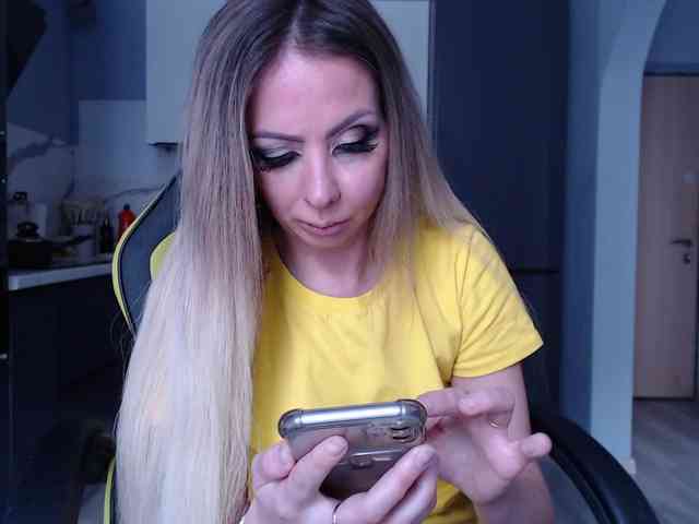 blondalina webcam