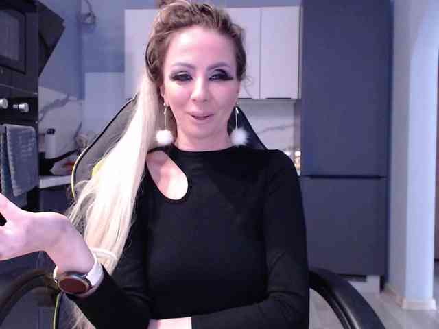 blondalina webcam