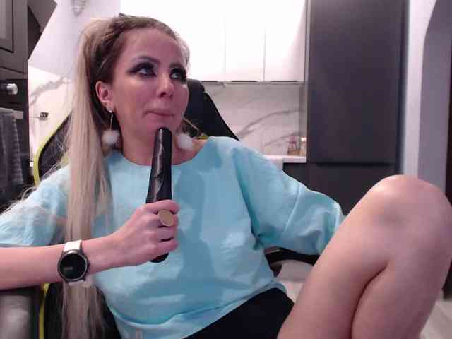 blondalina webcam