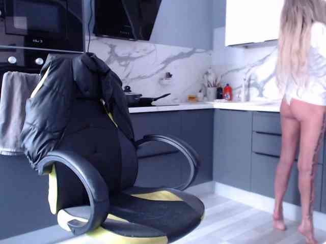 blondalina webcam