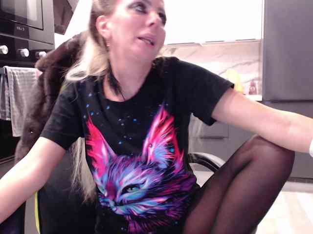 blondalina webcam