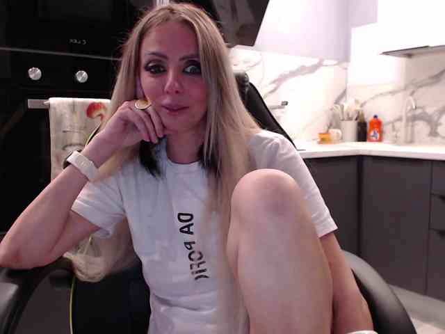 blondalina webcam